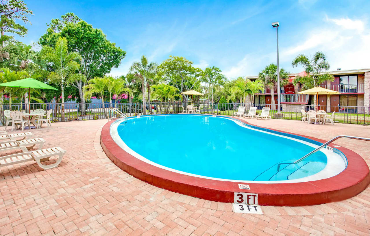 Days Inn By Wyndham Bradenton - Near The Gulf Exterior photo